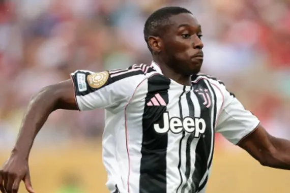 يوفنتوس يعود مرة أخرى من أجل مواني