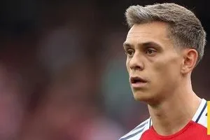 تروسارد هدف وحيد في أخر ١١ مباراة مع أرسنال