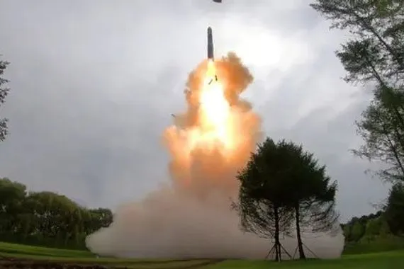 كوريا الشمالية تطلق صاروخين قصيري المدى سقطا خارج المنطقة الاقتصادية لليابان وكالة الانباء العراقية واع