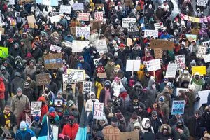 استطلاع معظم الأمريكيين يؤيدون إلغاء إدارة الهجرة والجمارك وكالة الانباء العراقية واع