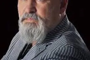 عاشقاً بجماليون هيثم حسن ينحت الأنفاس