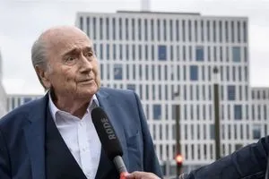 بلاتر يدعو لمقاطعة مونديال 2026