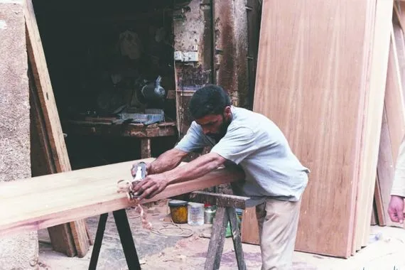 التجارة قروض وفرص عمل للشباب في القطاع الخاص