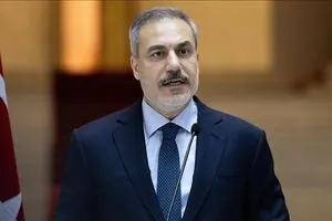 وزير الخارجية التركي يحذر أمريكا من مغبة الهجوم على ايران