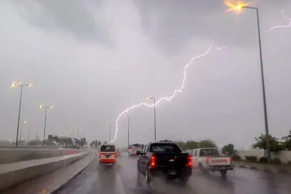 طقس
 شتوي قارس وأمطار رعدية تضرب العراق وخبراء ينفون أسطورة التحكم
 بالطقس