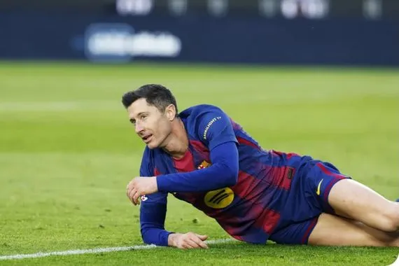 ليفاندوفسكي يقترب من معادلة إنجاز ميسي التاريخي في دوري أبطال أوروبا