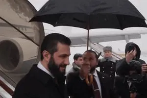 الشرع يصل إلى موسكو في زيارة رسمية للاجتماع ببوتين