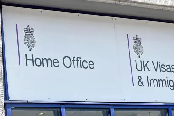 بريطانيا تزوير تأشيرات عمالة ماهرة لعشرات الآلاف من المهاجرين غير شرعيين شفق نيوز
