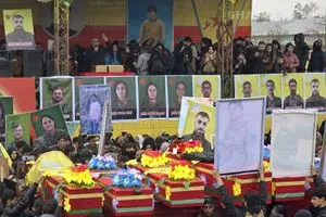 القامشلي تشيّع 10 من مقاتلي ومقاتلات قسد صور شفق نيوز