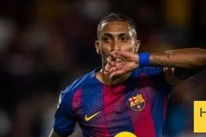 رافينيا يواصل التألق مع برشلونة