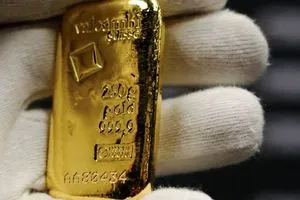 الذهب يواصل الصعود ويقترب من 5600 دولار للأونصة شفق نيوز