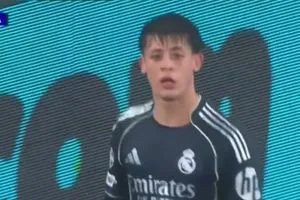 صور اسينسيو و بيلينغهام يعترضون على تبديل اربيلوا لاردا غولر